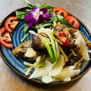 Đuôi bò hấp gừng 