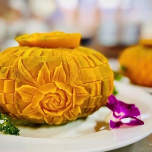 Gà tiềm bí đỏ