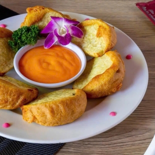 Khoai môn lề phố 